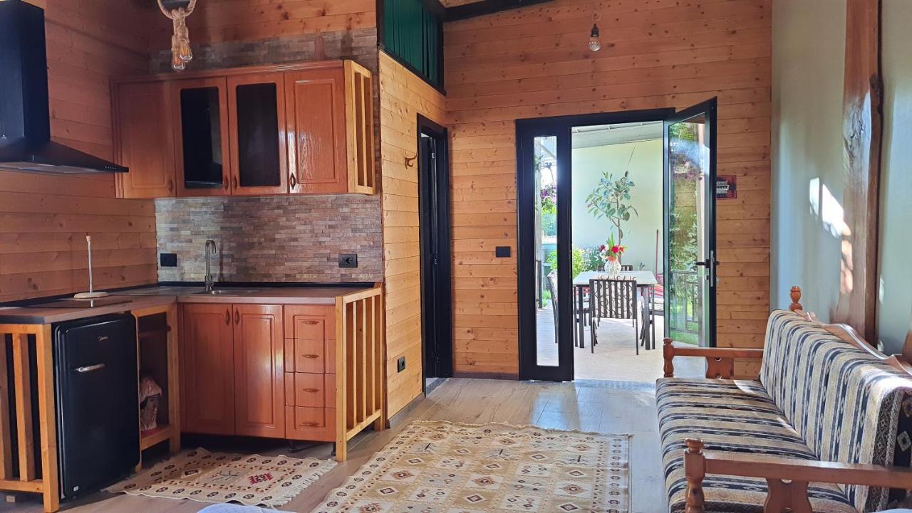 Room With Private Garden Шкодер Екстер'єр фото